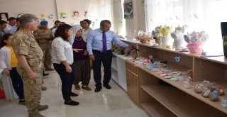 Kadınların El Emekleri Davullu Zurnalı Törenle Görücüye Çıktı