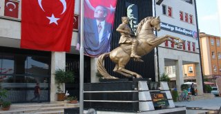 30 Ağustos Kutlamalarında Atatürk Heykelinin Açılışı Yapıldı