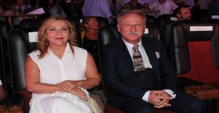 Türk Filmleri Haftasına Ünlüler Akın Etti... Galada Ünlüler Ödüllerine Kavuştu