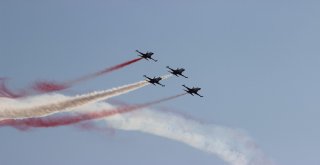 Eskişehirde Türk Yıldızları Rüzgarı