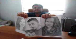Yaptığı Kara Kalem Resim Ve Karikatürler Büyük İlgi Görüyor