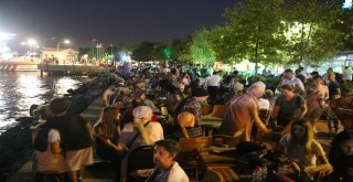 Kocaelide Balıkçılar Havai Fişeklerle Vira Bismillah Dedi