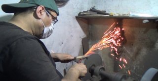 Bıçaklar Kurbanlar İçin Bilendi