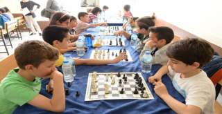 Büyükşehir Satranç Turnuvasına Yoğun İlgi