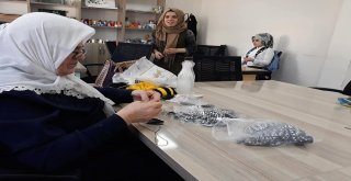 Sasonda Yapılan Takılar İstanbulda Yoğun İlgi Görüyor