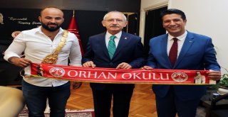 Kılıçdaroğlu, Genç Ve Okuluyu Ağırladı
