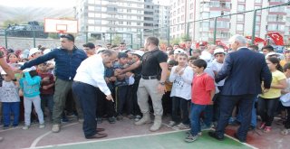 Bitlisteki Park Açılışında Çocuklar Tarafından İzdiham Yaşandı