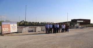 Vali Tavlıdan Troya Müzesinde İnceleme