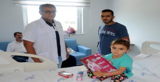 Küçük Zeynep Artık Parmaklarını Kullanabilecek