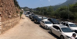 Plaja Ulaşmak İçinçin Kilometrelerce Uürüdüler