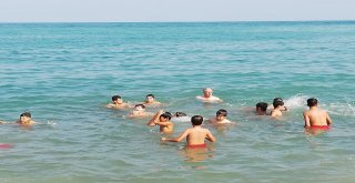 Yüzmeyi Öğrenen Çocuklar İlk Kez Denizle Buluştu