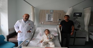 (Özel Haber) Kalbi Delik Olan 6 Yaşındaki Çocuğa Koltuk Altından Kalp Ameliyatı