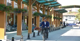 Kırşehir Belediye Başkanı Makam Aracını Bıraktı Bisiklete Bindi