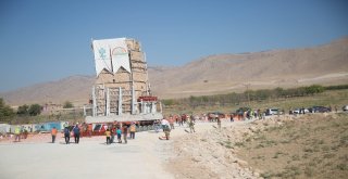 İmam Abdullah Türbesinin Minaresi Taşınmaya Başlandı