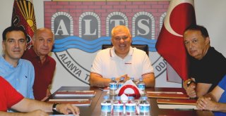 Alanyada Yenidünya Meyvesi Marka Olacak