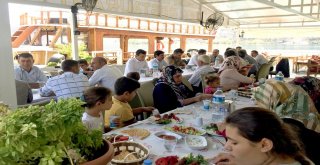 Şehit Aileleri Ve Gazilere Fırat Nehrinde Tekne Turu