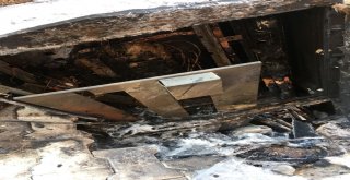 Derikte Kaçak Elektrik İçin Panoyu Yaktılar