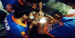 Dakikalarca Acı İçinde Kıvrandı