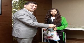 Belediye Başkanı Fadıloğlu Milli Sporcuları Ağırladı