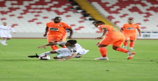 Spor Toto Süper Lig: Demir Grup Sivasspor: 0 - Aytemiz Alanyaspor: 0 (İlk Yarı)