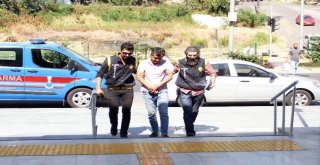 Yaklaşık 100 Milyon Tllik Vurgun Yapan Banka Müdürü İzmirde Yakalandı
