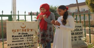 (Özel) Şehidin Yırtık Çoraplarıyla Türkiyeyi Ağlatan Kızları Kandile Türk Bayrağı Dikilmesini İstedi