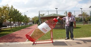 Çevre İçin Pet Şişeler Kumbaraya