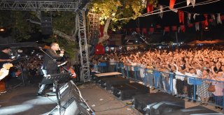 Buharkent Taze İncir Festivali Ferhat Göçer Konseri İle Sona Erdi