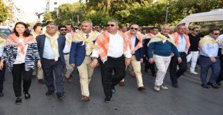 Yuntdağı Yağlı Güreş Festivali İçin Kortej Yürüyüşü