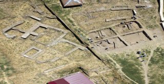 (Özel Haber) Bitlis Kalesinde Osmanlı Dönemine Ait Mezar Bulundu