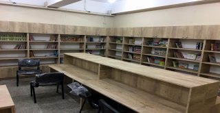 Diyarbakır Büyükşehir Belediyesi 5 Okulun Kütüphanesini Yeniledi