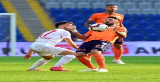 Spor Toto Süper Lig: Medipol Başakşehir: 1 - Antalyaspor: 0 (Maç Devam Ediyor)