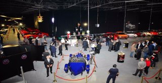 Otomobil Tutkunlarını Buluşturan Müze