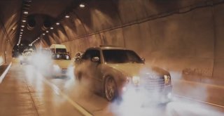 (Özel)  İstanbulda Tüneli Kapatan Lüks Otomobilli Magandalar Terör Estirdi