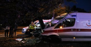 Şişlide Hasta Taşıyan Ambulans Kaza Yaptı; 6 Yaralı