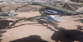 Tsk:şemdinli / Balkayalar Bölgesinde İcra Edilen Operasyonlarda Mağara İçerisinde Gizlenmiş Vaziyette Bir 107 Mmlik Çnra Namlusu Ele Geçirilmiştir.