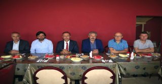 Belediye Başkanı Seçen, Nevşehir Belediyesporlu Futbolcularla Bir Araya Geldi