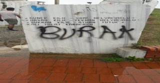 17 Ağustos Deprem Anıtını Spreylerle Boyadılar