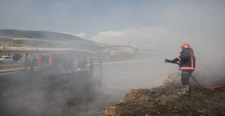 Otoyolda Otobüs Alev Alev Yandı