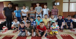 Camide Düzenlenen Zeka Oyunları Çocukları Kuran Kursuna Çekiyor