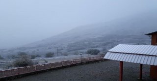 İzmire Mevsimin İlk Karı Düştü