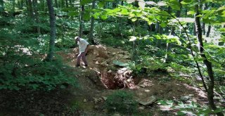 (Özel Haber) Tarihi Manastırları Arkeologlar Yerine Defineciler Kazıyor