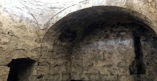 (Özel Haber) Bitlis Kalesinde Osmanlı Dönemine Ait Mezar Bulundu