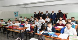 Kızılcahamam Belediyesinden Okullara Kırtasiye Desteği