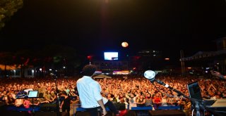 Buray, Ünyede Hayranlarıyla Buluştu