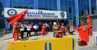 Şehit Kardeşinden Polise Mehteran Sürprizi