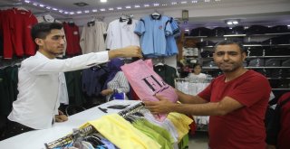 Okulların Açılacak Olması Esnafı Sevindirdi