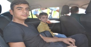 Sürücülere Çikolata Çocuklara Hediye