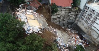 Beyoğlunda Çöken Binanın Enkazı Havadan Görüntülendi