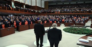 Cumhurbaşkanı Recep Tayyip Erdoğan, Yemin Etmek İçin Genel Kurul Salonuna Geldi. Cumhurbaşkanı Erdoğanın Yemin Etmesiyle Cumhurbaşkanlığı Hükümet Sistemine Resmen Bugün Geçilecek.